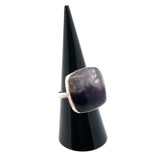 27 - A Blue John silver ring, size O. 6.97g