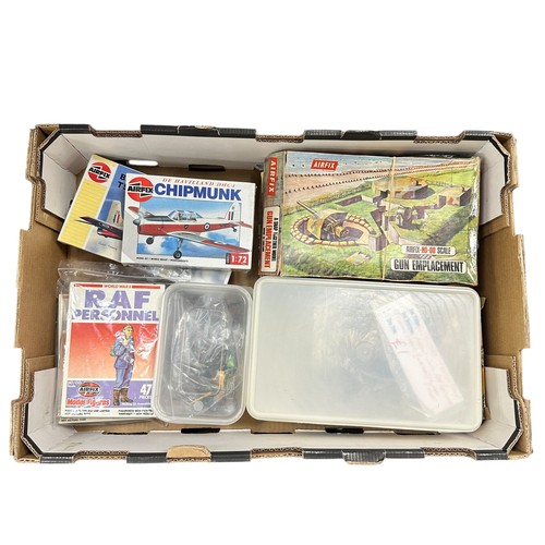 98 - Model kits unmade 1/76th - 1/72nd scale, with Airfix (7) including Gun Emplacement and Pontoon Bridg... 