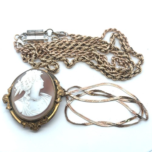 92 - A double strand 9ct gold rope necklace with metallic clasp, that can be split into two single strand... 