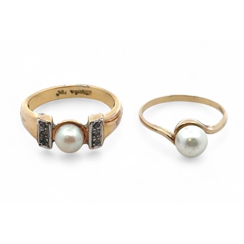 86 - An Imitation pearl 9ct gold twist ring, size P. And a cultured pearl ring stamped 925, size Q.