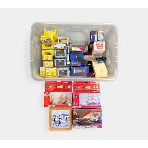 101 - Collection of mainly 1:76 scale vehicles with Base-Toys (6), Classix (15), Oxford Diecast (14), also... 