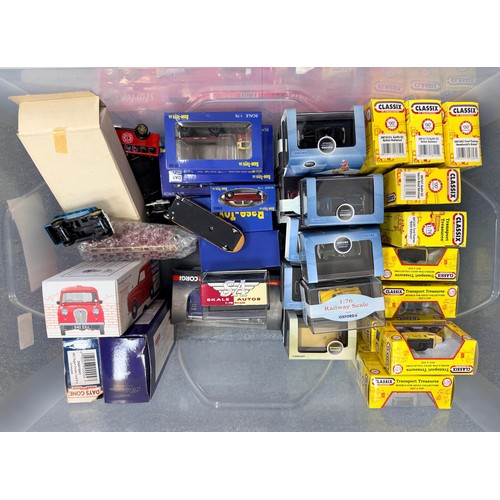 101 - Collection of mainly 1:76 scale vehicles with Base-Toys (6), Classix (15), Oxford Diecast (14), also... 