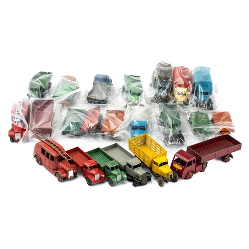 135 - Dinky early unboxed collection with trucks (14), fire engines (2) and trailers (6), in fair to good ... 