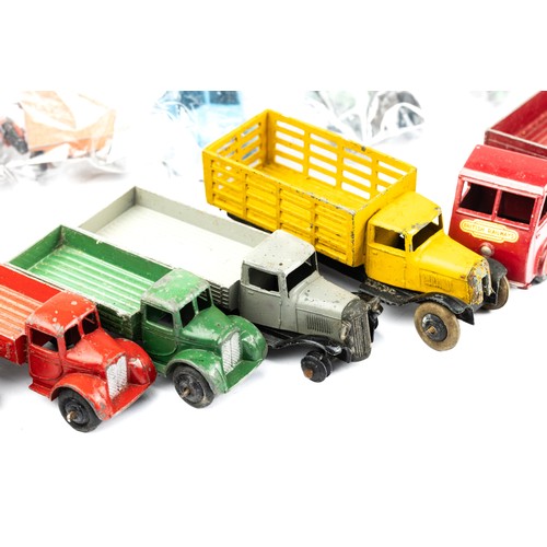 135 - Dinky early unboxed collection with trucks (14), fire engines (2) and trailers (6), in fair to good ... 