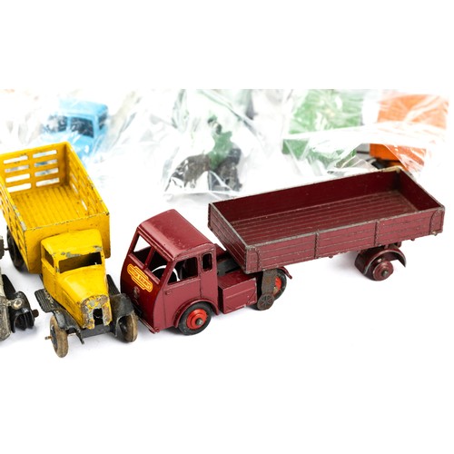 135 - Dinky early unboxed collection with trucks (14), fire engines (2) and trailers (6), in fair to good ... 