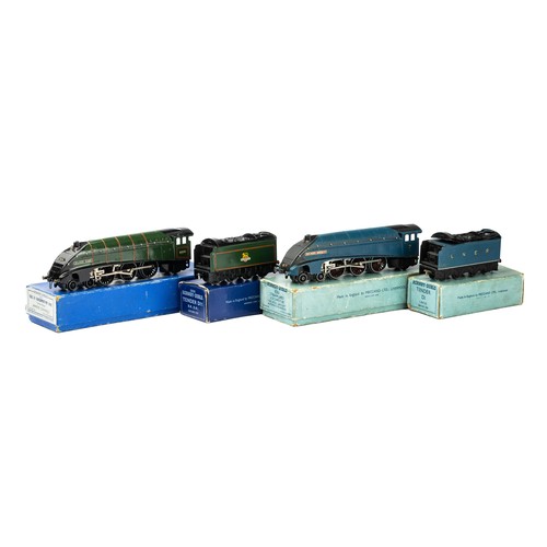 212 - Hornby Dublo 3-rail pair of Class A4 streamlined locomotives with 7 Sir Nigel Gresley good in fair t... 