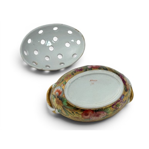 544 - Spode: An early 19th Century Spode pot pourri basket, pattern 711.  Oval form with scalloped rim, do... 