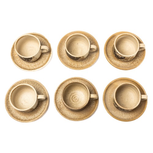 621 - Diane Worthy for Critch Pottery - six cups and saucers. impressed CP to base. Good condition. 
Once ... 