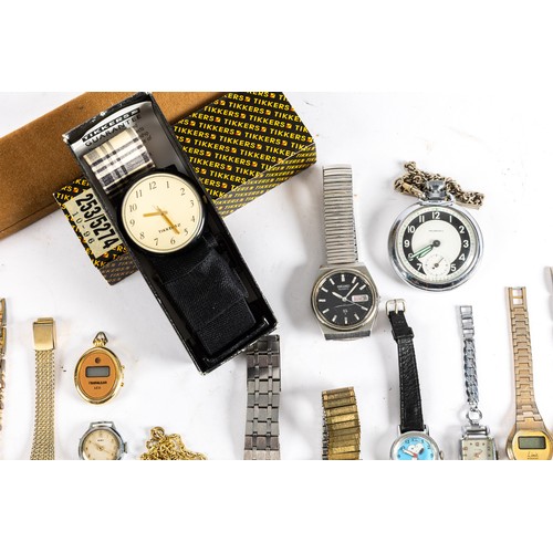 733 - Collection of watches to include a gents Seiko S3 watch, an Ingersoll date watch, a child's Snoopy w... 