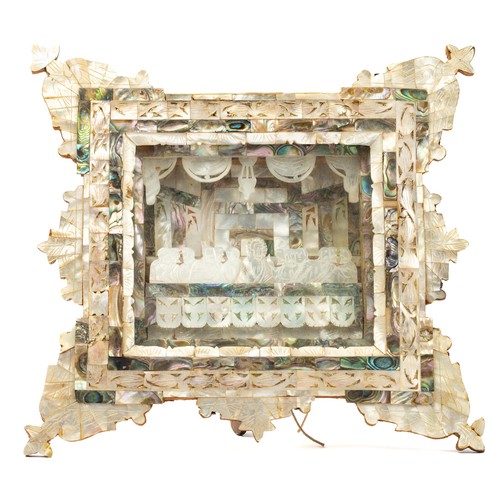 652 - A mid-20th century Mother-of-Pearl 