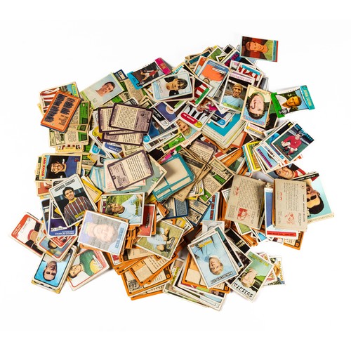 193 - A & BC Football cards - over 550 cards from various series. No duplicates.
