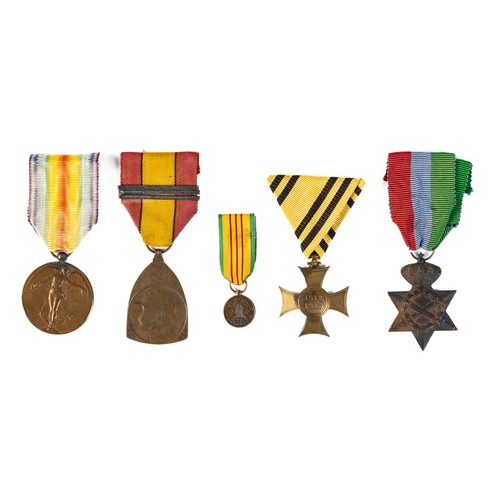 527 - World medal range with:
1. Belgium WW1 War Medal with 3 bars. 
2. Belgium WW1 Victory Medal.
3. Aust... 