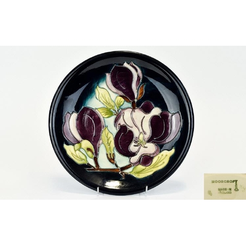 486 - Moorcroft Tube lined Cabinet Plate ' Lily ' Design on Blue Ground. 10.25 Inches Diameter, No Restora... 