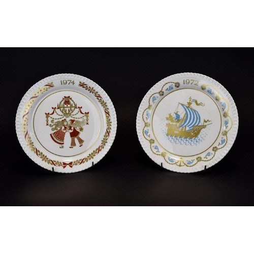 697 - Spode 2 x Christmas Plates 1972 & 1974. In Original Boxes.