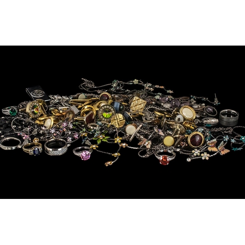 347 - Collection of Costume Jewellery to include silver stone set rings; gentlemen's decorative cufflinks;... 
