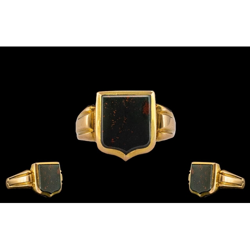 11 - Edwardian Period Top Quality 15ct Gold Shield Shaped Bloodstone Set Dress Ring In Well Designed Soli... 