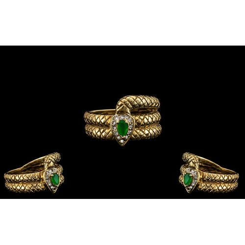 10 - 14ct Gold - Attractive Coiled Snake Ring, The Snakes Head Set with Emerald and Diamonds of Realistic... 