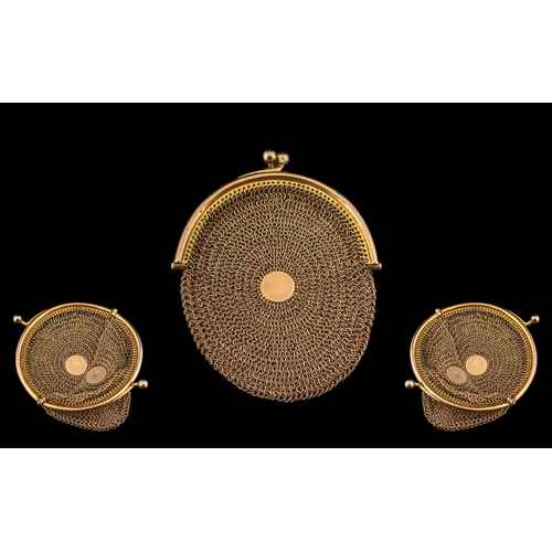 25B - Antique Period - Superb Quality Ladies 9ct Gold Sovereign Mesh Purse, Closes with a Ball Snap Clasp,... 