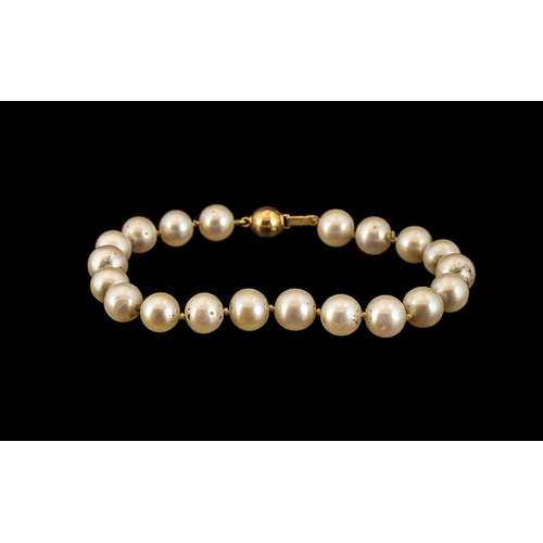 132 - 9ct Gold Clasp Pearl Bracelet, pearls of good size.  Hallmarked gold.  Bulbous clasp.  8'' in length... 