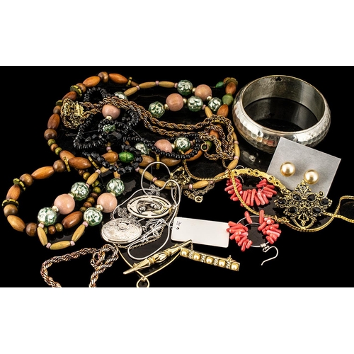 355 - Mixed Vintage & Costume Jewellery, comprising wooden bead necklace 66 cm length; jet glass and gold ... 