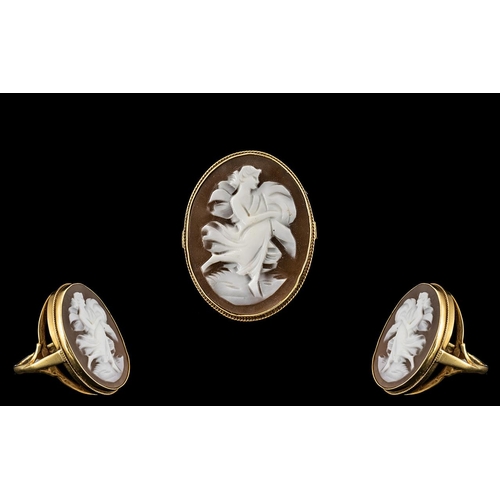 70 - Antique Period - Large and Impressive Oval Shaped Cameo Ring In a 9ct Gold Ring Mount. Fully Hallmar... 