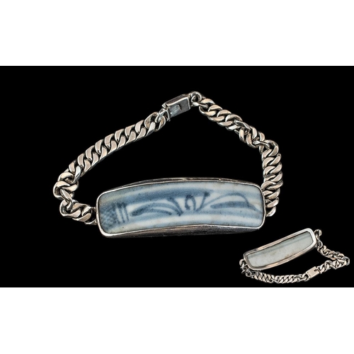 193A - Unusual Solid Silver Bracelet with Chinese Hand Painted Plaque Insert to Centre, fully hallmarked fo... 