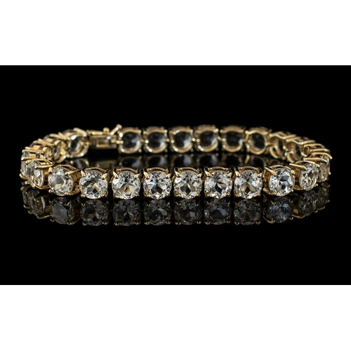 52A - 9ct Gold Attractive Austrian Crystal Set Bracelet. Fully Hallmarked for 9.75. The Well Matched Facet... 