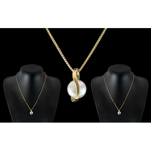 164A - 14ct Gold Attractive Box Chain - With Attached Pearl Drop Pendant. Marked 585 - 14ct. Weight 7.7 gra... 