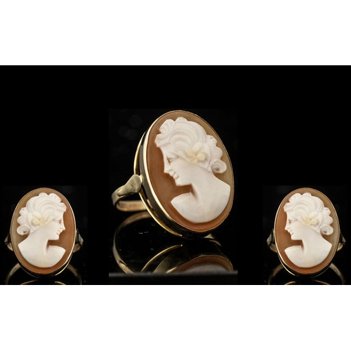 398 - A 9ct Gold Cameo Ring.