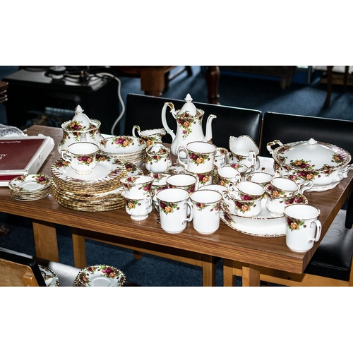 650 - An Old Country Roses Full Dinner Service Plus Accessories Comprising - Cake stand with box, 6 dinner... 