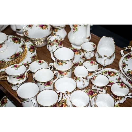 650 - An Old Country Roses Full Dinner Service Plus Accessories Comprising - Cake stand with box, 6 dinner... 