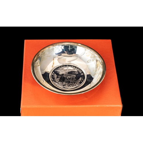 109A - Queen Elizabeth II Silver Jubilee Dish Limited Edition Number 434 - Weight 67.6 grams.