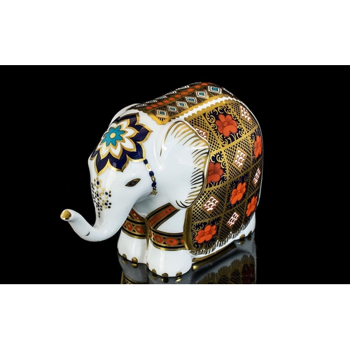 535 - Royal Crown Derby Old Imari Patter Figural Paperweight ' Elephant ' ( Small ) Issued 1990. Gold Stop... 