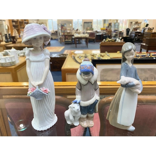 538 - ( 3 ) Lladro Girl Figures. All Boxed and In Excellent Condition, Boxes a Little Worn. Comprises 1/ G... 