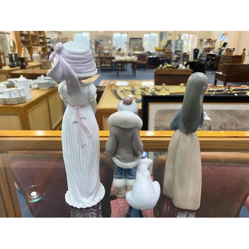 538 - ( 3 ) Lladro Girl Figures. All Boxed and In Excellent Condition, Boxes a Little Worn. Comprises 1/ G... 