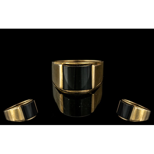 60 - Gents 9ct Gold Black Onyx Set Dress Ring, Bow Shaped, superior quality.  Full hallmark to interior o... 