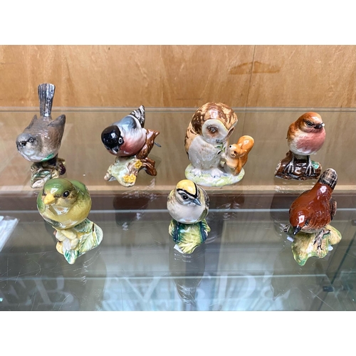 606 - Collection of Beswick Birds + 1 Beswick Beatrix Potter ' Old Mr Brown ' Figure. ( 7 ) Figures In Tot... 