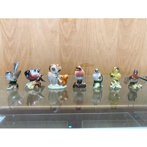 606 - Collection of Beswick Birds + 1 Beswick Beatrix Potter ' Old Mr Brown ' Figure. ( 7 ) Figures In Tot... 