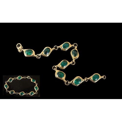 61 - 14ct Gold Green Pebble/Agate Set Bracelet, pleasing design, well matched.  Marked 585 - 14ct.  Weigh... 