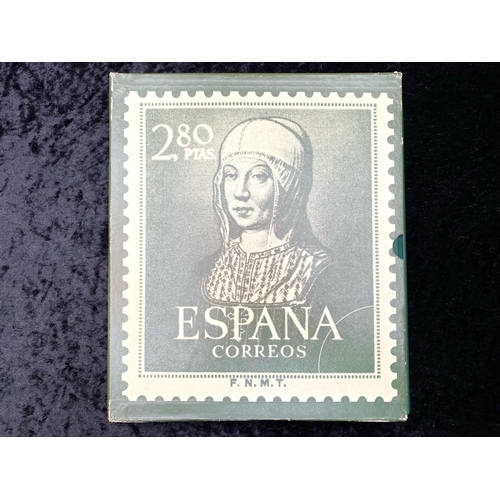 1397 - Stamp interest: Green 22 ring Collecta stamp album in slip -case with stamps from Spain and its colo... 