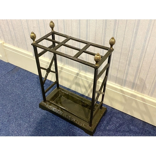 1018 - Painted Cast Iron Umbrella/Stick Stand, with removeable drip tray.  Measures 23'' tall x 16.5'' wide... 