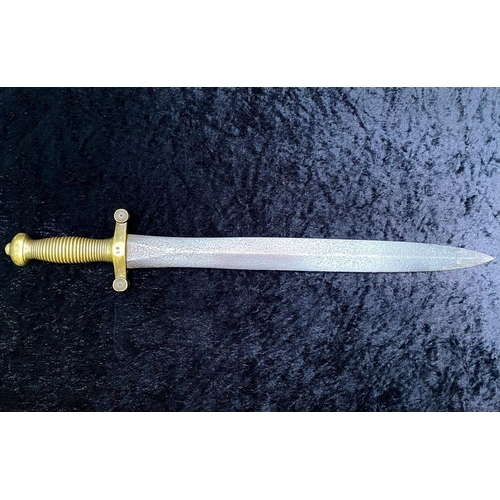 1322 - A French 1831 Artillery Soldiers Briquet Short Sword or Gladius. Overall length 25 inches.