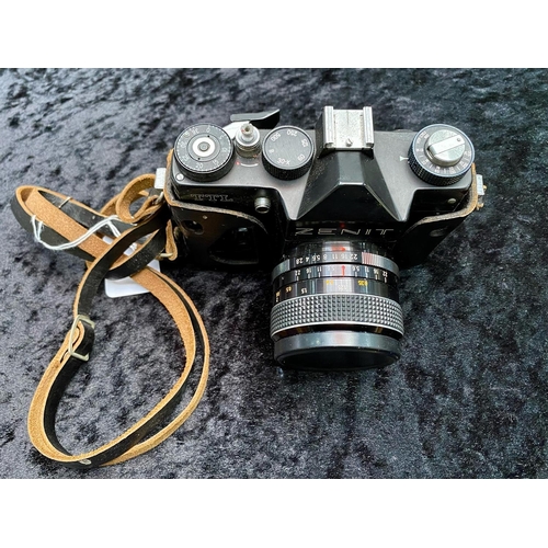 1362 - Vintage Zenit TTL Camera in leather case, a nice quality camera with leather carry case and lens No.... 