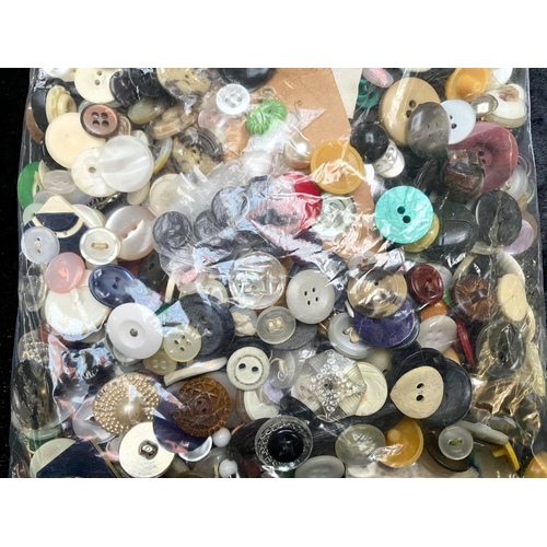 1496 - Large Collection of Vintage Buttons