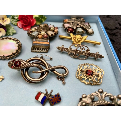 400A - Collection of Brooches, comprising Scottish thistle, stone set, china floral, cameo, heart and arrow... 