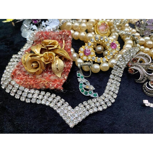 462 - Collection of Quality Costume Jewellery,  including vintage brooches set with stones, crystals, pear... 