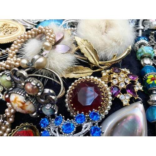 462 - Collection of Quality Costume Jewellery,  including vintage brooches set with stones, crystals, pear... 