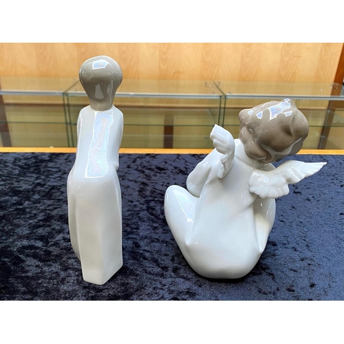 599 - Two Lladro Figures, comprising Lladro 4961 'Angel Dreaming', measures approx 6.5'' tall, slight clip... 