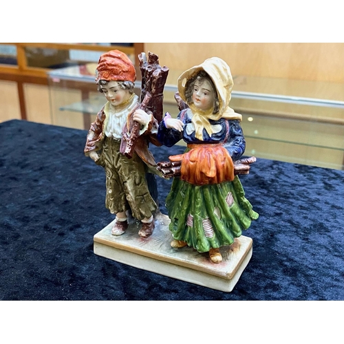 636 - Sitzendorf 19th Century Fine Hand Painted Figure Depicting a Pair of Young Children ( Wood Gatherers... 