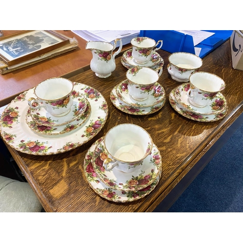 683 - A Royal Albert Old Country Roses Tea Service comprising, one dinner plate, five cups and saucers, mi... 